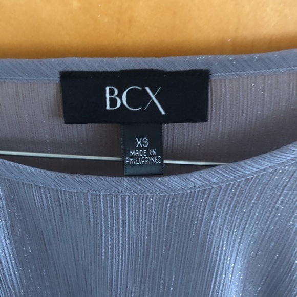 Gorgeous BCX shimmery gray/silver top - Picture 2 of 6
